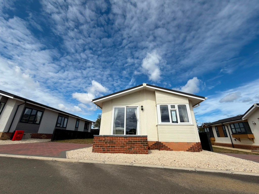 Stately Goodwood residential lodge — interior views, Easington Road, Hartlepool