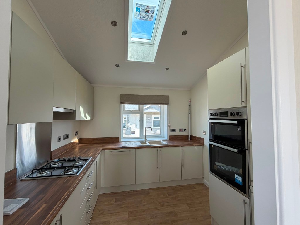 Stately Woburn residential lodge — kitchen, lounge and bedroom views, Hartlepool